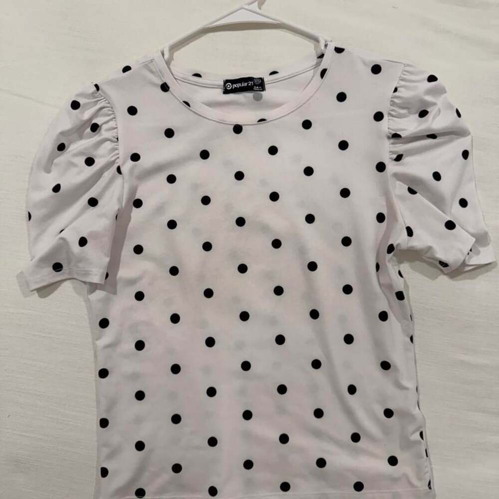 Popular 21 Polka Dot Puffed Sleeve Blouse